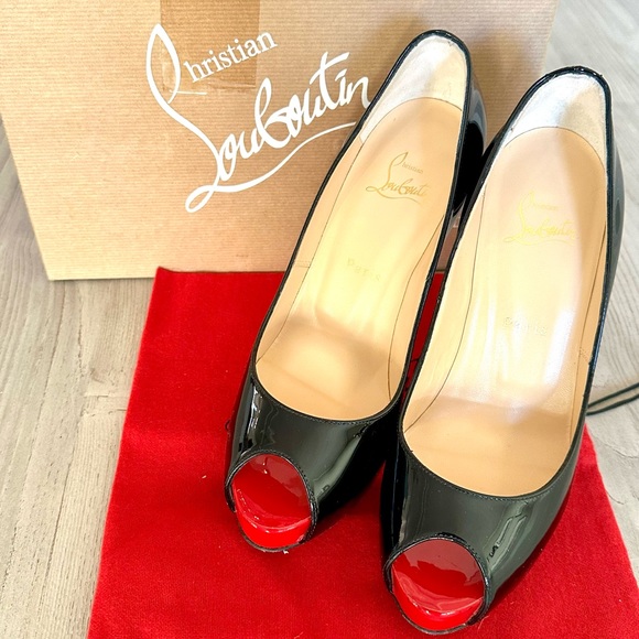 Christian Louboutin Very Prive 120mm Patent, Open Toe Pumps. - Picture 3 of 7